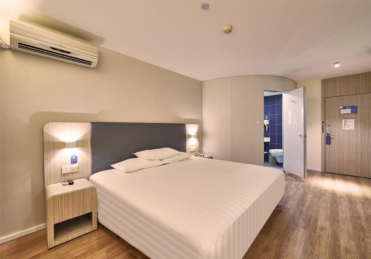 Hanting Hotel Shanghai Chunsha Jinhui Plaza Exterior photo