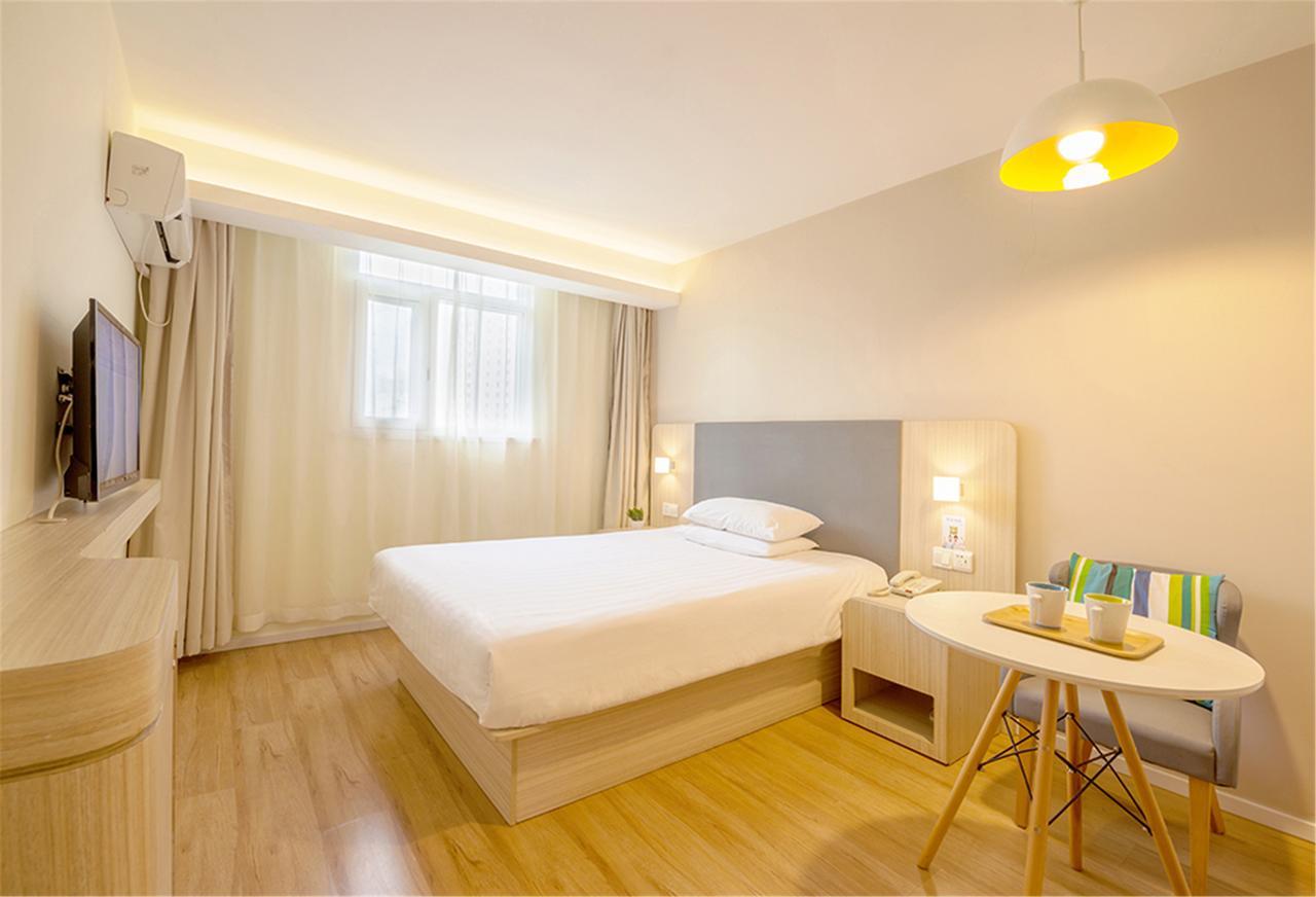 Hanting Hotel Shanghai Chunsha Jinhui Plaza Exterior photo