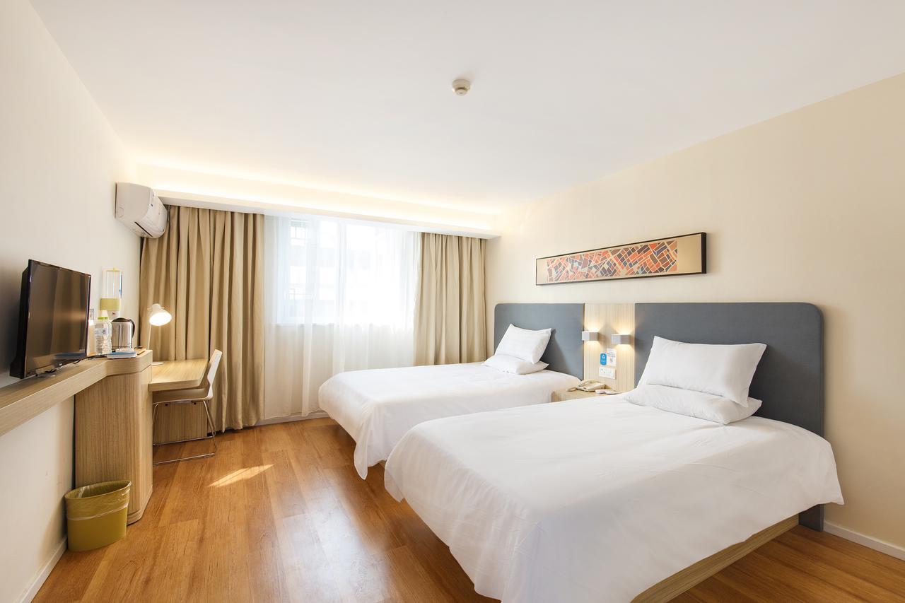 Hanting Hotel Shanghai Chunsha Jinhui Plaza Exterior photo