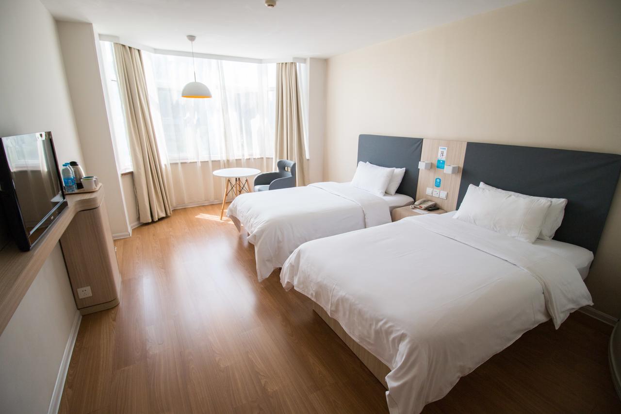 Hanting Hotel Shanghai Chunsha Jinhui Plaza Exterior photo