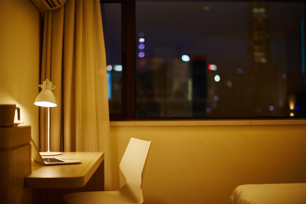 Hanting Hotel Shanghai Chunsha Jinhui Plaza Exterior photo