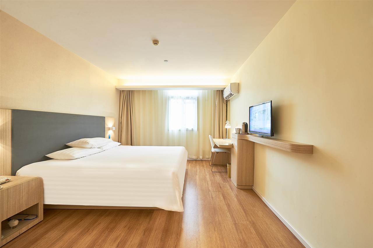 Hanting Hotel Shanghai Chunsha Jinhui Plaza Exterior photo