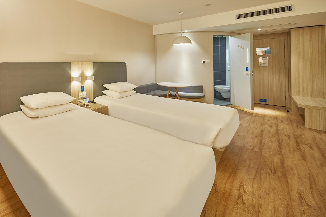 Hanting Hotel Shanghai Chunsha Jinhui Plaza Exterior photo