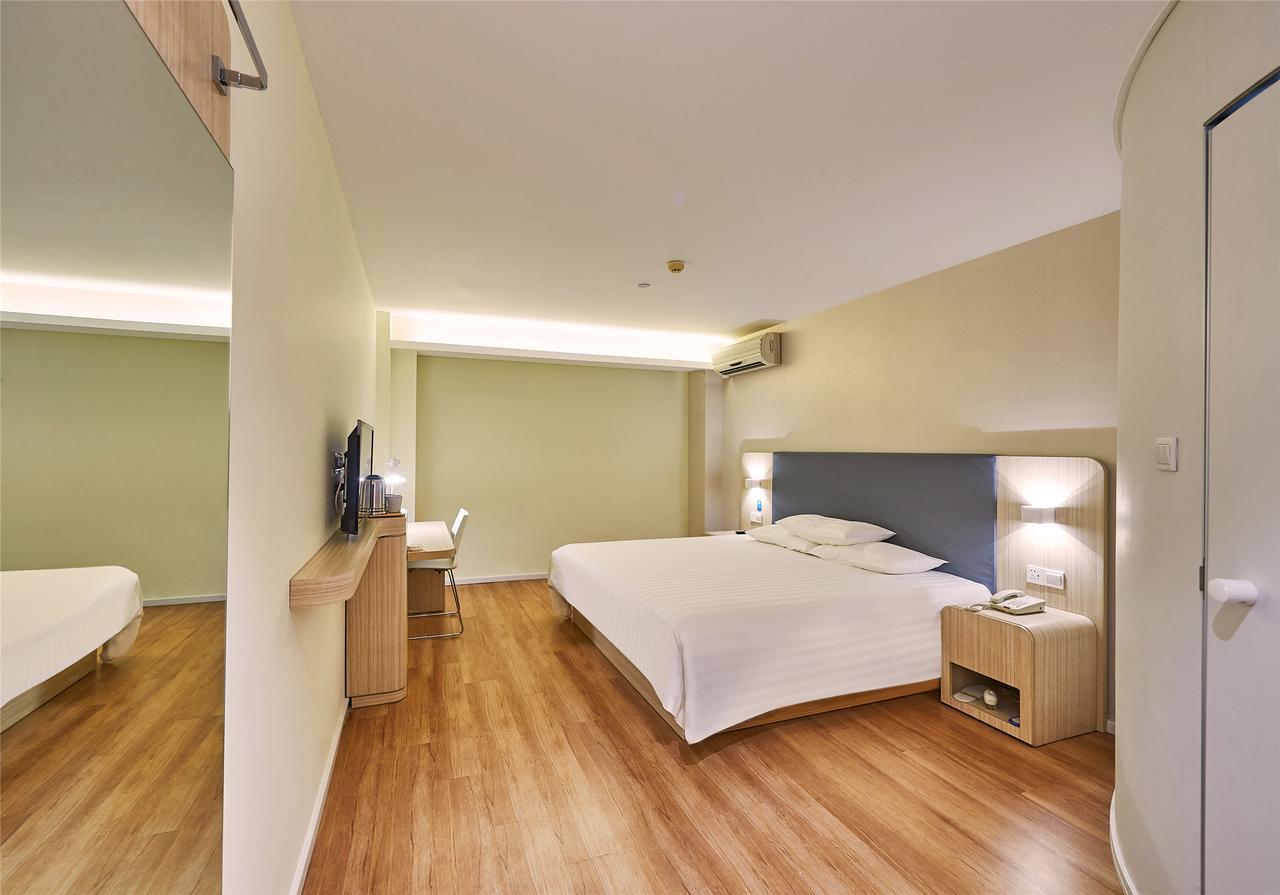 Hanting Hotel Shanghai Chunsha Jinhui Plaza Exterior photo