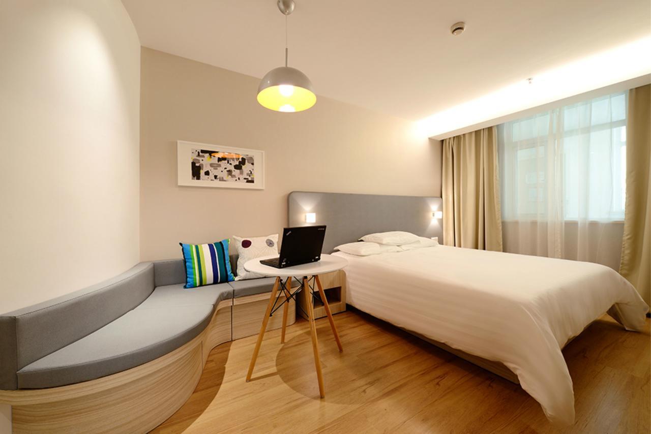 Hanting Hotel Shanghai Chunsha Jinhui Plaza Exterior photo
