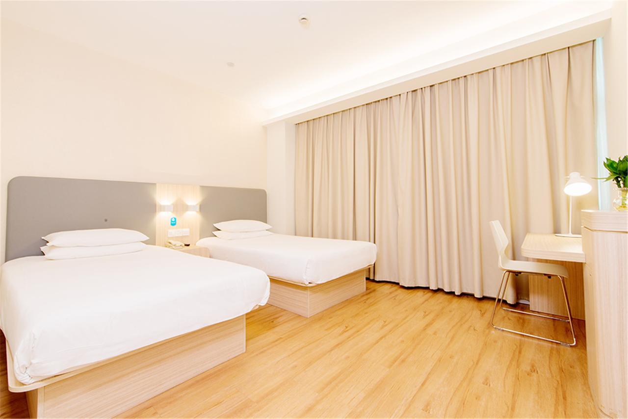 Hanting Hotel Shanghai Chunsha Jinhui Plaza Exterior photo