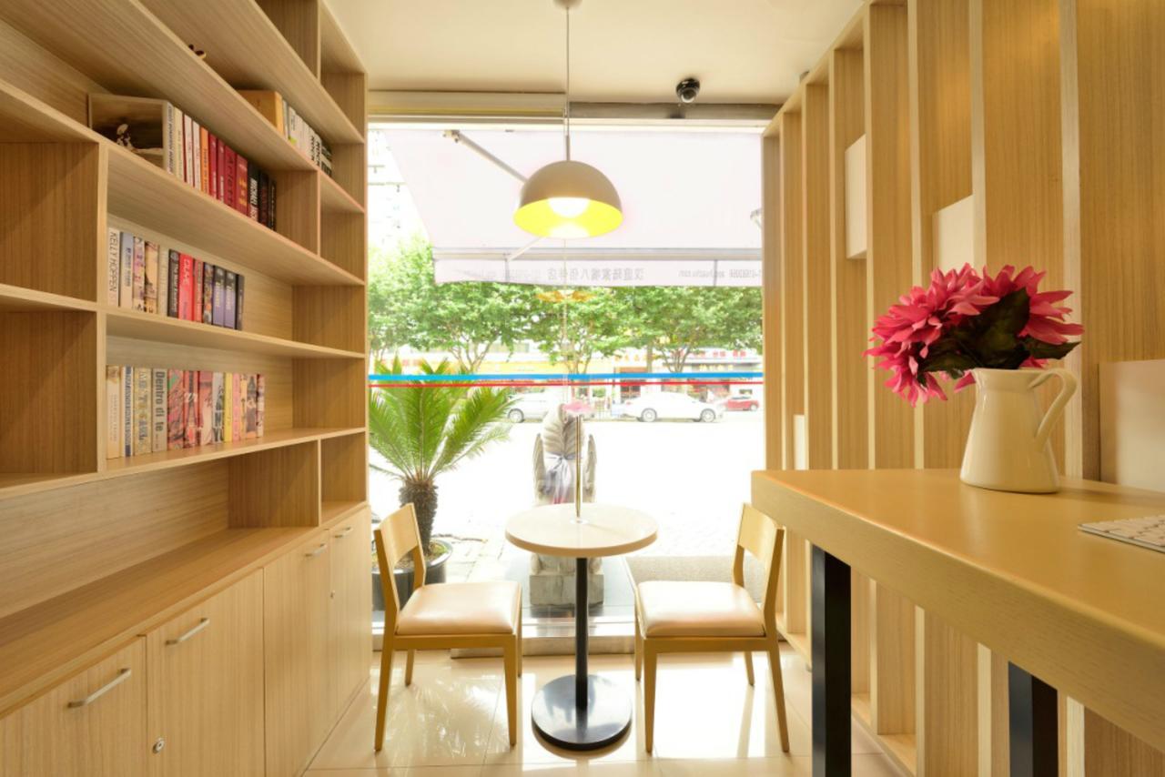 Hanting Hotel Shanghai Chunsha Jinhui Plaza Exterior photo