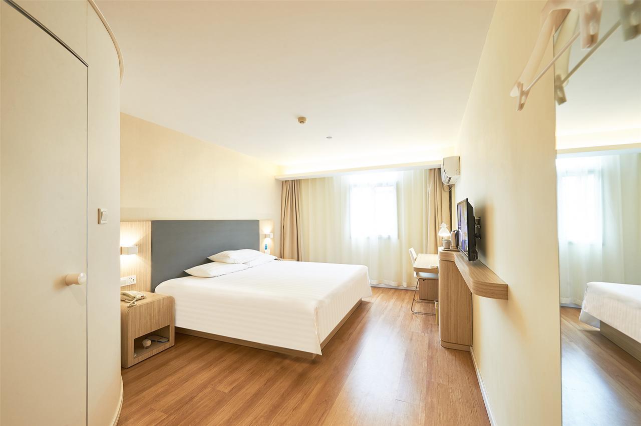 Hanting Hotel Shanghai Chunsha Jinhui Plaza Exterior photo