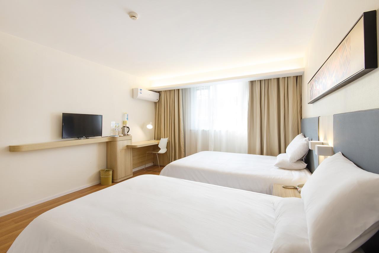 Hanting Hotel Shanghai Chunsha Jinhui Plaza Exterior photo
